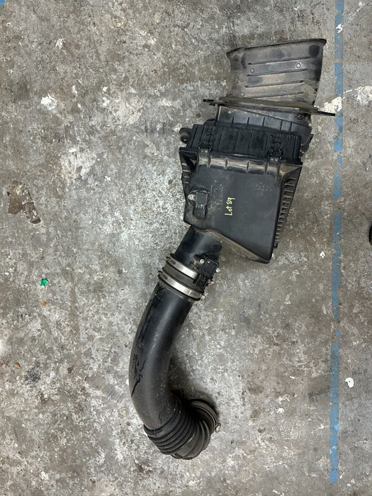 2016 2018 NISSAN TITAN XD 5.0L CUMMINS AIR INTAKE FILTER BOX ASSEMBLY W/ TUBE