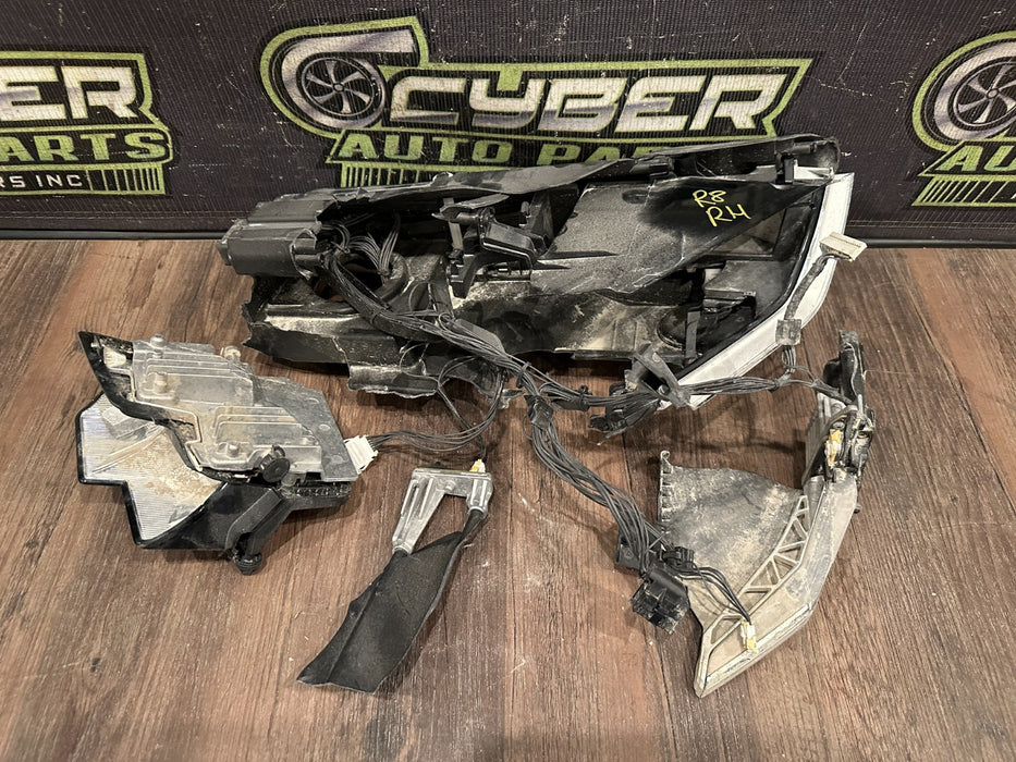 2017 AUDI R8 RIGHT HEADLIGHT OEM *FOR PARTS USE ONLY*