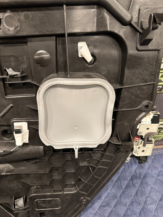 2024 DODGE RAM 3500 LARAMIE REAR RIGHT DOOR CARRIER PANEL W MOTOR OEM