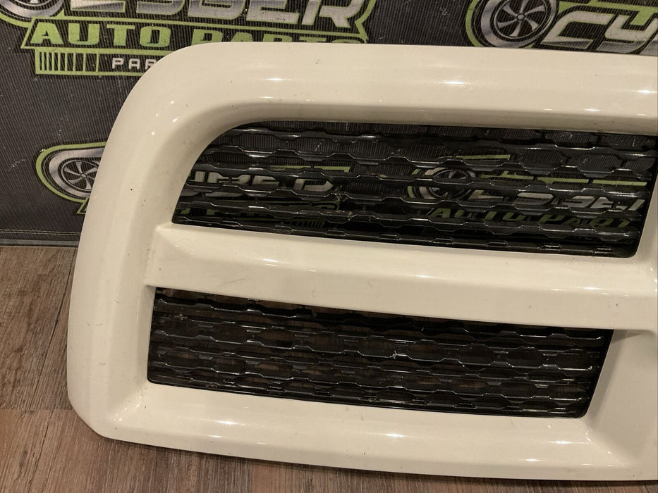 2017 DODGE RAM 2500 FRONT PEARL WHITE GRILLE OEM ~COSMETIC SCRATCHES~