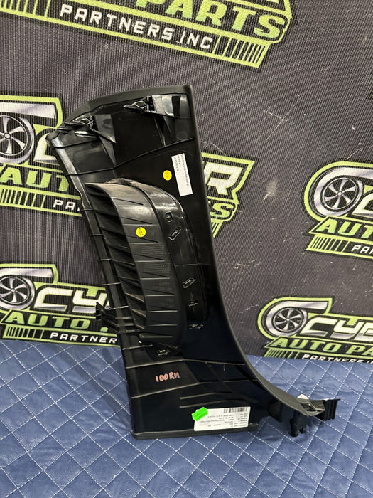 2018 AUDI R8 RIGHT SPYDER PILLAR TRIM COVER PANEL W/ SIDE VENTS 4S7 867 036