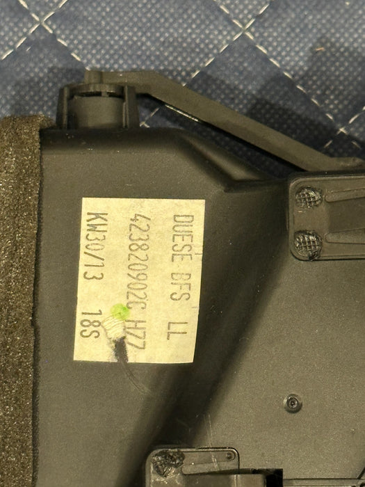 2014 AUDI R8 FRONT RIGHT PASSENGER DASH DASHBOARD HVAC AIR VENT OEM 423 820 902