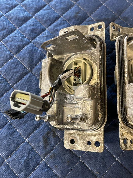 2017 2019 2019 FORD F250 F350 F450 LEFT RIGHT TAIL LIGHT BLIND SPOT BRACKETS