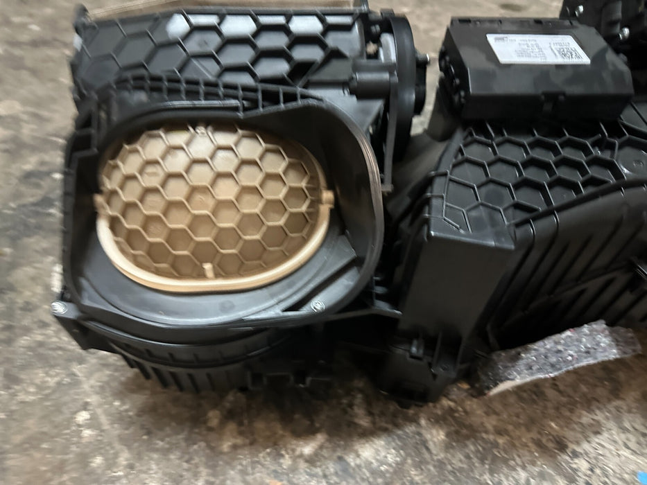 2020 BMW M4 F82 HVAC HEATER CORE A/C BLOWER HOUSING UNIT ASSEMBLY 6411 9325141