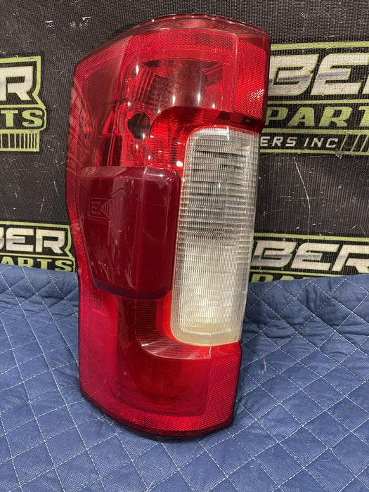 2017-2019 FORD F250 F350 F450 DRIVER LEFT HALOGEN TAIL LIGHT TAILLIGHT OEM