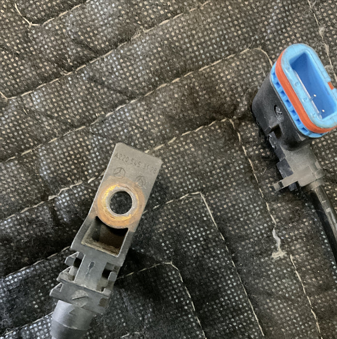 2013 MERCEDES-BENZ C300 W204 REAR BRAKE PAD WEAR SENSOR OEM A 204 540 46 05 4 Q4