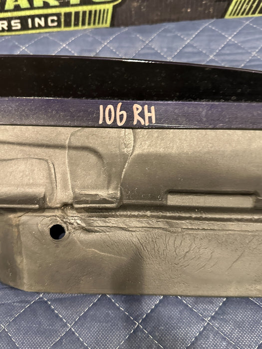2014 AUDI R8 OEM RIGHT PASSENGER FENDER GARNISH PANEL TRIM W/ BRACKET & FOAM