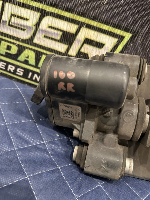 2018 AUDI R8 REAR RIGHT EMERGENCY PARKING BRAKE CALIPER OEM 4S0 615 404 D