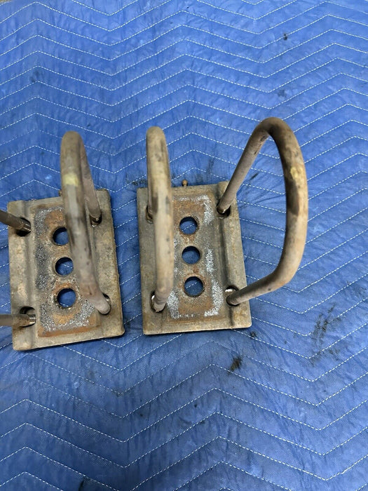 2017 DOGE RAM 3500 DUALLY U BOLT PLATE & U BOLT LEFT RIGHT PAIR 52106916AB