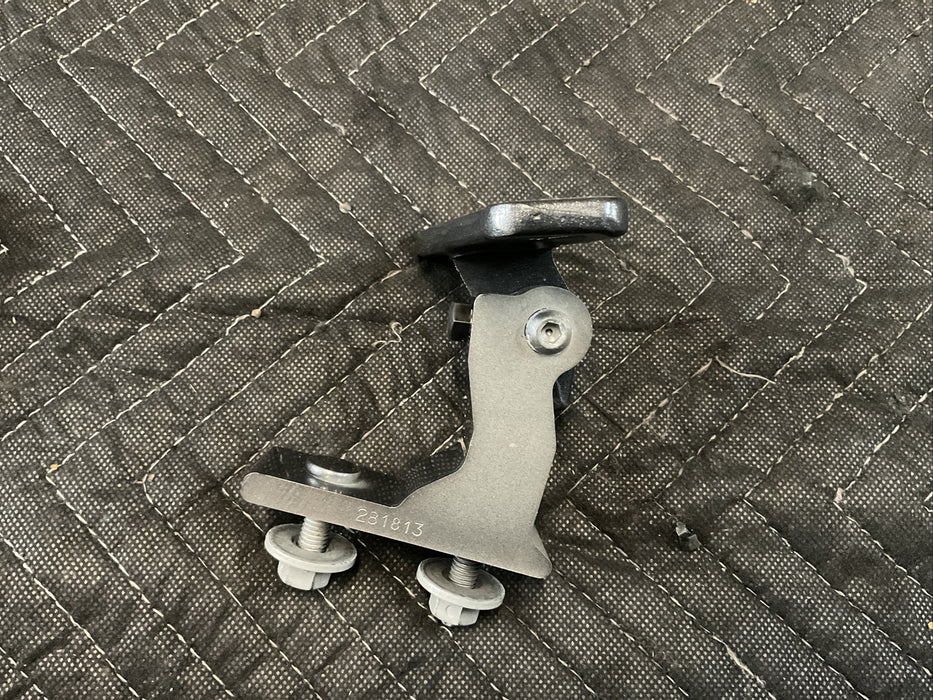 2018-2021 MERCEDES E63 AMG FRONT RH UPPER/LOWER DOOR HINGE OEM A 205 720 78 11