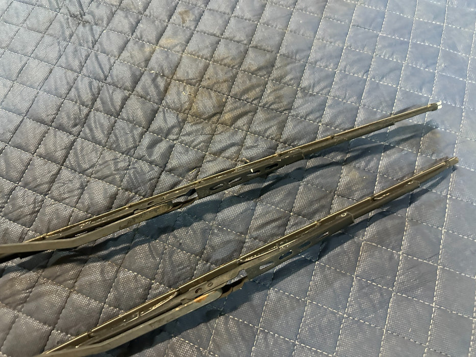 2006-2008 RAM 3500 WINDSHIELD WIPERS PAIR LEFT RIGHT OEM
