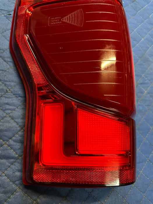 2020 2021 2022 FORD F250 F350 F450 DRIVER LEFT LED BLISS TAILLIGHT OEM