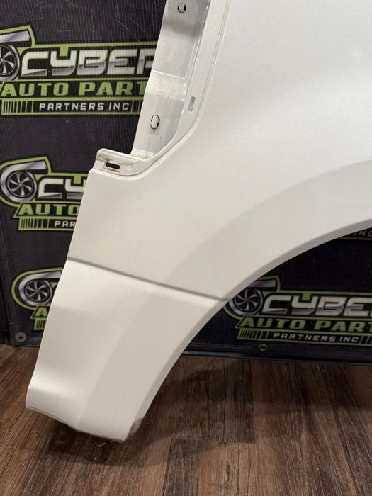 2017-19 FORD F250 F350 F450 FRONT RIGHT FENDER OEM MET WHITE (UG) *READ*