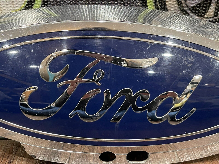 2017-2019 FORD F250 F350 F450 SUPERDUTY FRONT GRILLE EMBLEM OEM *DAMAGED* (READ)