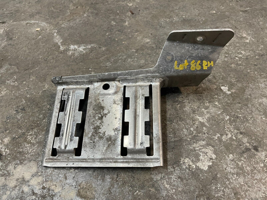 2017 AUDI R8 PLUS DRVER LEFT SIDE BRACKET OEM 4S0 937 540