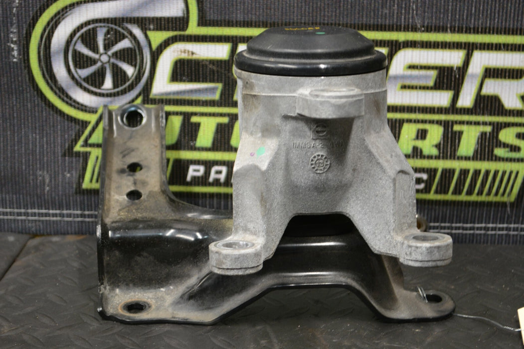 2013-2015 INFINITI JX35 QX60 FRONT RIGHT PASSENGER ENGINE MOUNT BRACKET OEM