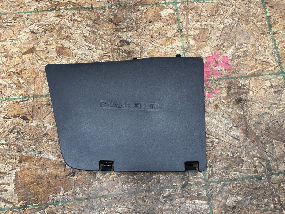 2013 INFINITI G37 BRAKE FLUID COVER TRIM ASSEMBLY OEM 2009-2015 Q60