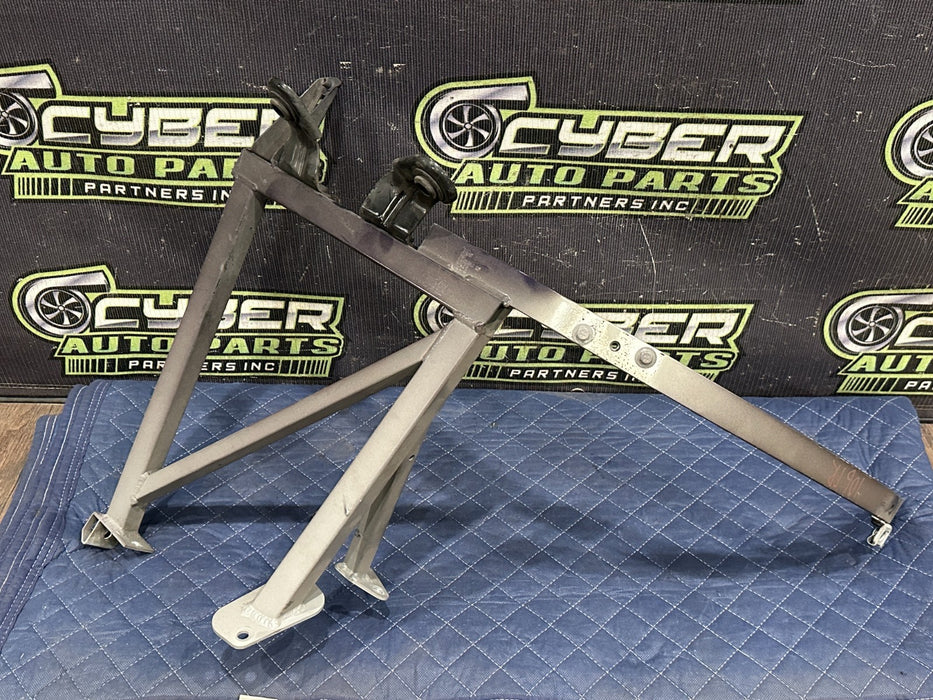 2014 AUDI R8 FRONT RIGHT FRAME RAIL BRACE FENDER MOUNT BRACKET 420 805 358 C