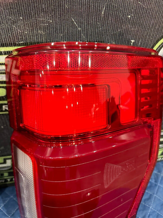 2020-2022 FORD F250 F350 F450 PASSENGER RIGHT BLESS LED TAIL LIGHT OEM *MINT*