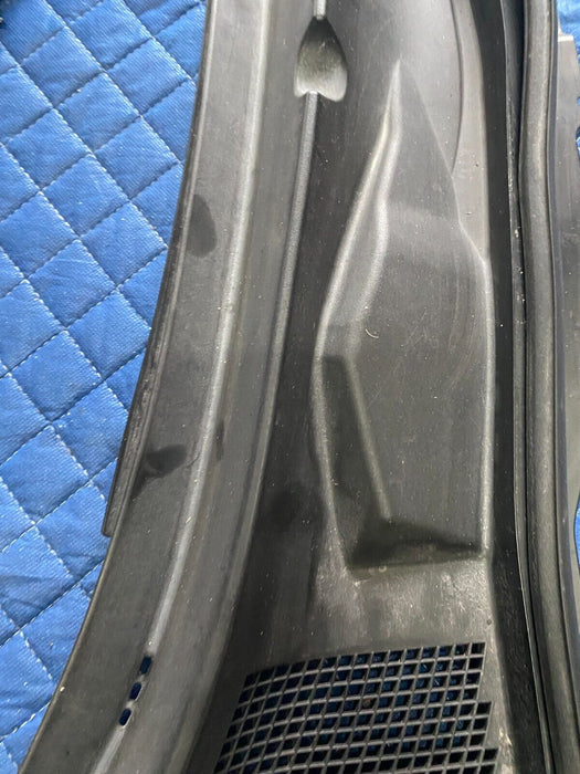 2017-2019 NISSAN 370Z PASSENGER WINDSHIELD COWL VENT 66862-1EA0A