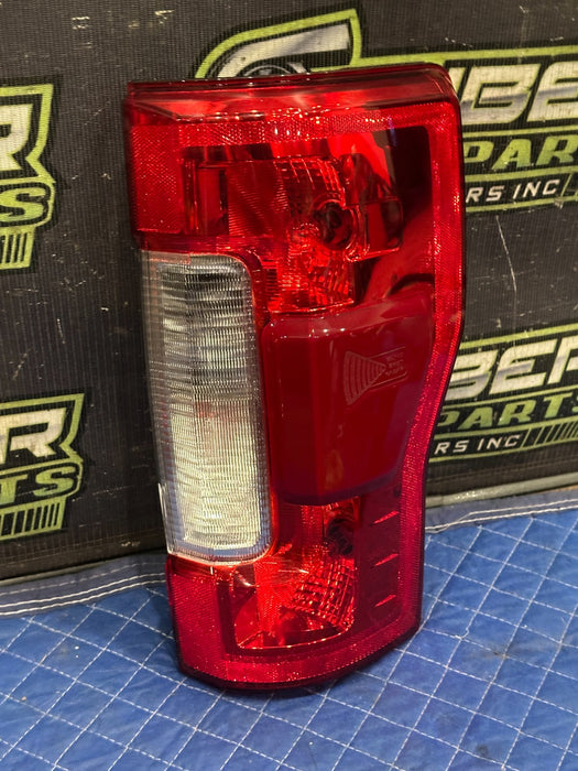 2017-2019 FORD F250 F350 F450 PASSENGER RIGHT HALOGEN TAIL LIGHT OEM