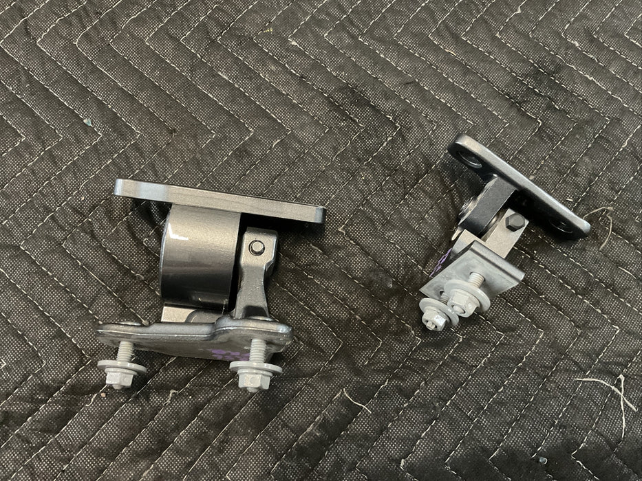 2018-2021 MERCEDES E63 AMG FRONT RH UPPER/LOWER DOOR HINGE OEM A 205 720 78 11