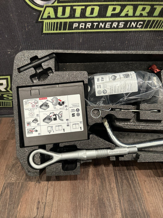 2014 AUDI R8 TOOL JACK CARRIER OEM 420 864 501