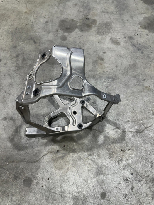 2014 PORSCHE 911 TURBO S 991 REAR LEFT INTERCOOLER MOUNT BRACKET OEM 99150425300