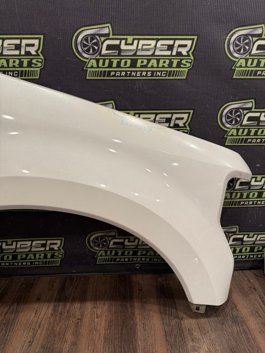 2017-19 FORD F250 F350 F450 FRONT RIGHT FENDER OEM MET WHITE (UG) *READ*