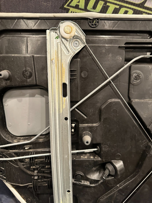 2024 DODGE RAM 3500 LARAMIE REAR RIGHT DOOR CARRIER PANEL W MOTOR OEM