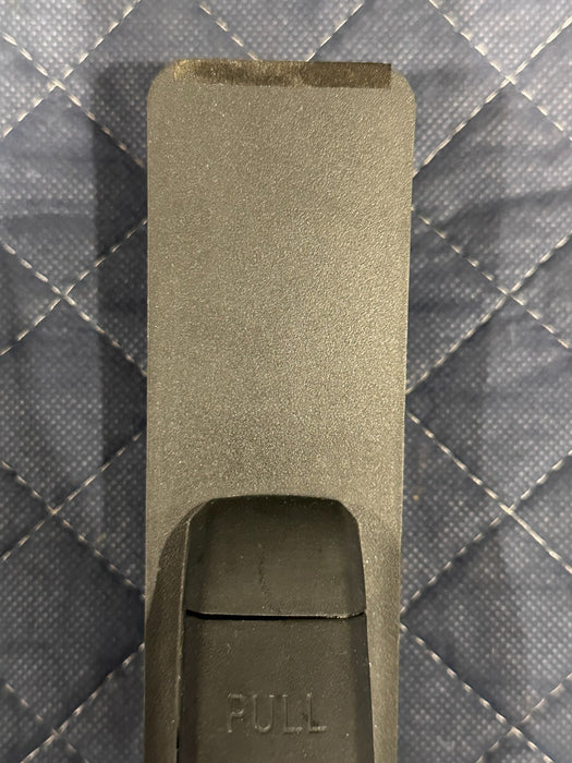 2017 FORD F250 F350 F450 LARIAT LEFT SEATBELT ADJUSTER BRACKET BLACK ~WEAR ~