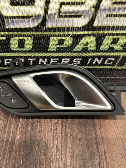 2021 AUDI R8 PASSENGER RIGHT INTERIOR DOOR HANDLE OEM