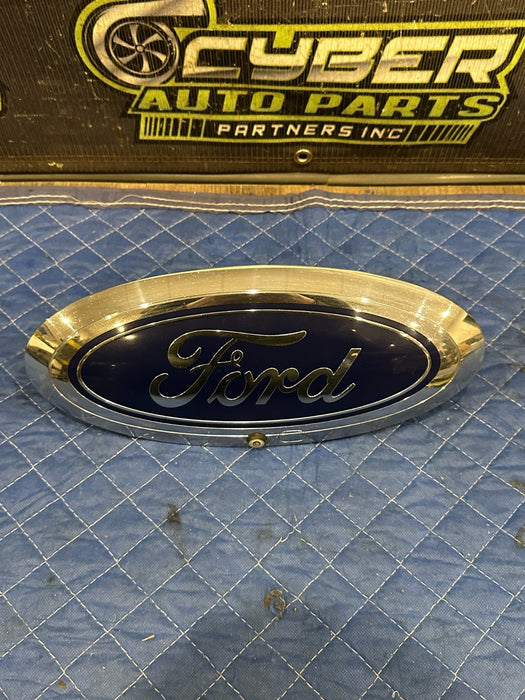 2017-2019 FORD F250 F350 F450 GRILLE EMBLEM W CAMERA OEM