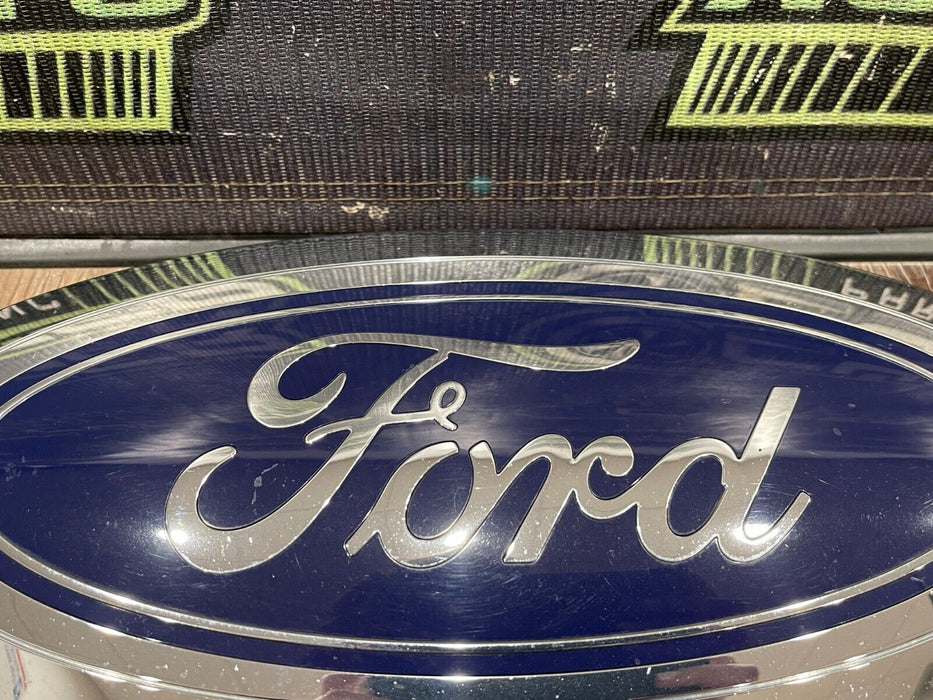 2017-2019 FORD F250 F350 F450 SUPERDUTY FRONT GRILLE EMBLEM OEM  (READ)