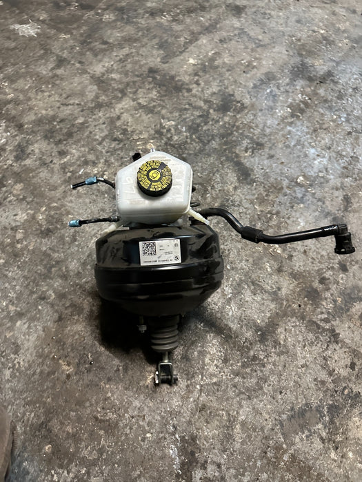 2020 BMW M4 F82 POWER BRAKE BOOSTER MASTER CYLINDER W/RESERVOIR TANK