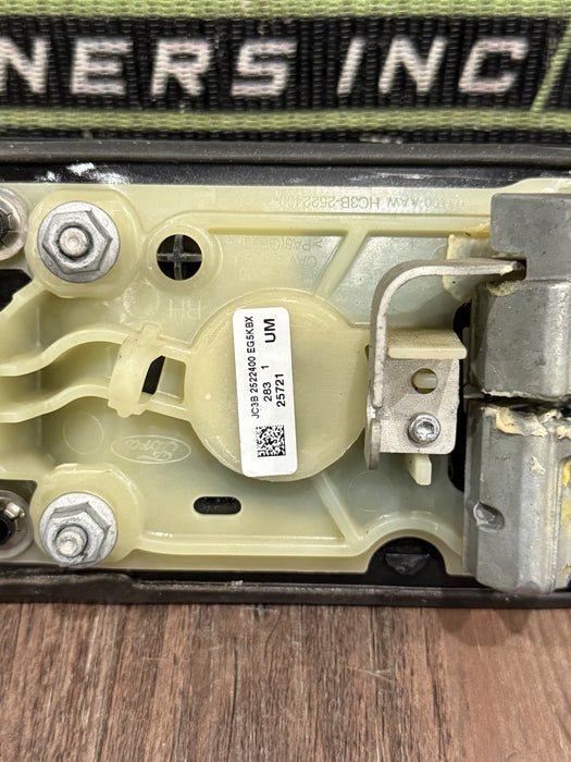 2017-2019 FORD F250 F350 FRONT RIGHT DOOR HANDLE (UM) OEM *FLAWS 5,6,8*