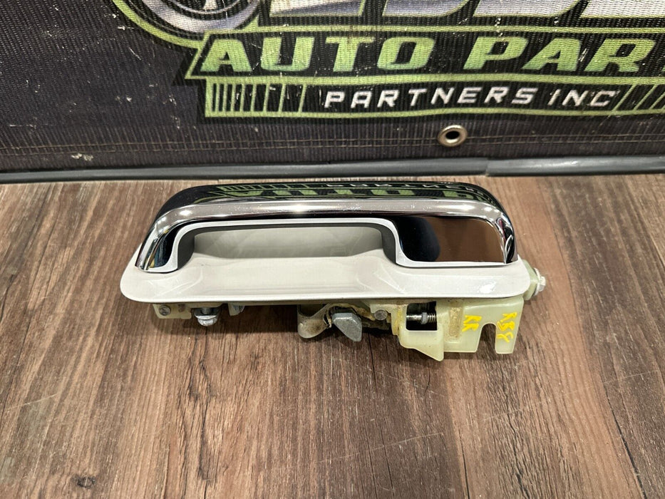 2017-2019 FORD F250 F350 F450 REAR RIGHT DOOR HANDLE W CHROME COVER (UG) OEM