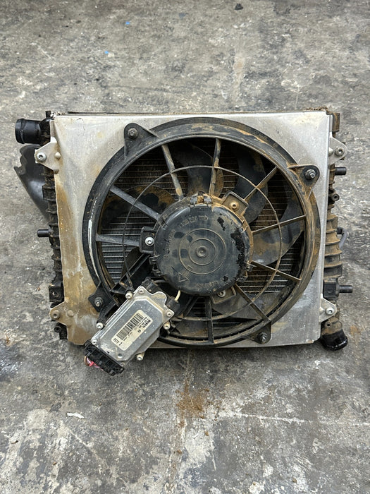 2014 AUDI R8 FRONT DRIVER LEFT RADIATOR 420 121 252 420121252 ASSEMBLY