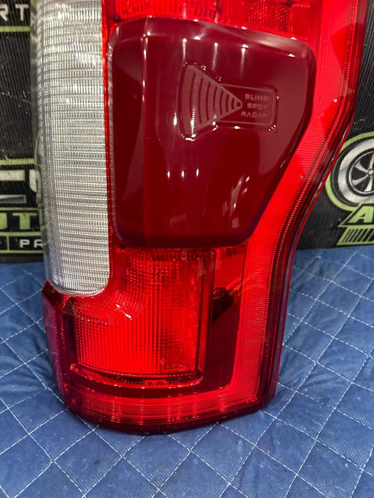 2017-2019 FORD F250 F350 F450 PASSENGER RIGHT BLISS LED TAIL LIGHT OEM ~MINT~