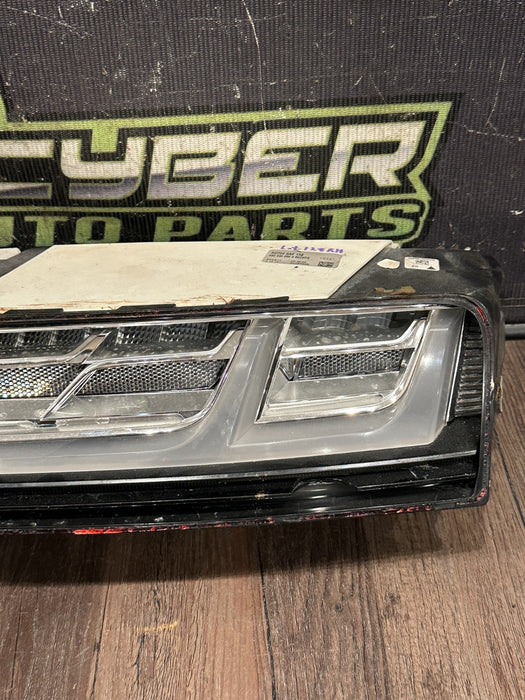 2017 AUDI R8 RIGHT LED TAIL LIGHT OEM *DAMAGED LENS*