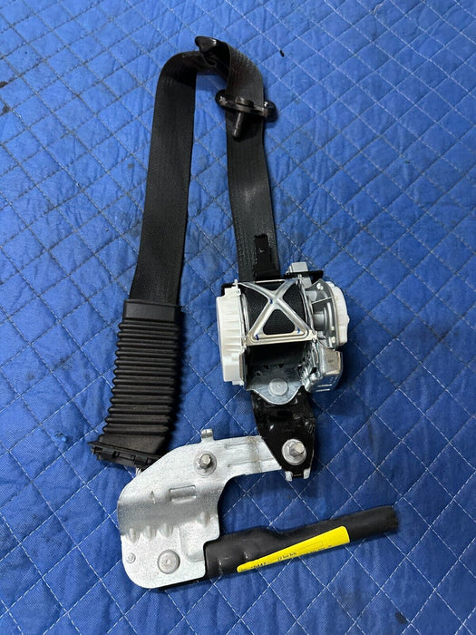 2018 2019 2022 FORD F250 F350 F450 PLATINUM FRONT LEFT DRIVER SEATBELT OEM