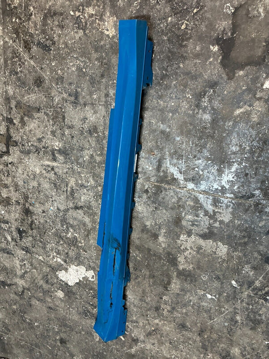 2015-2020 BMW M4 F82 RIGHT PASSENGER SIDE SKIRT LAGUNA SECA BLUE (448) ~DAMAGE~