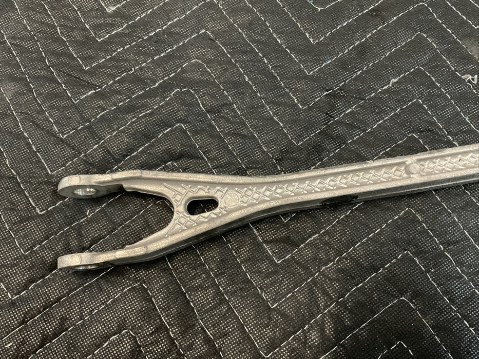 2016 DODGE CHALLENGER HELLCAT REAR RIGHT SIDE CONTROL ARM OEM 68210633AA