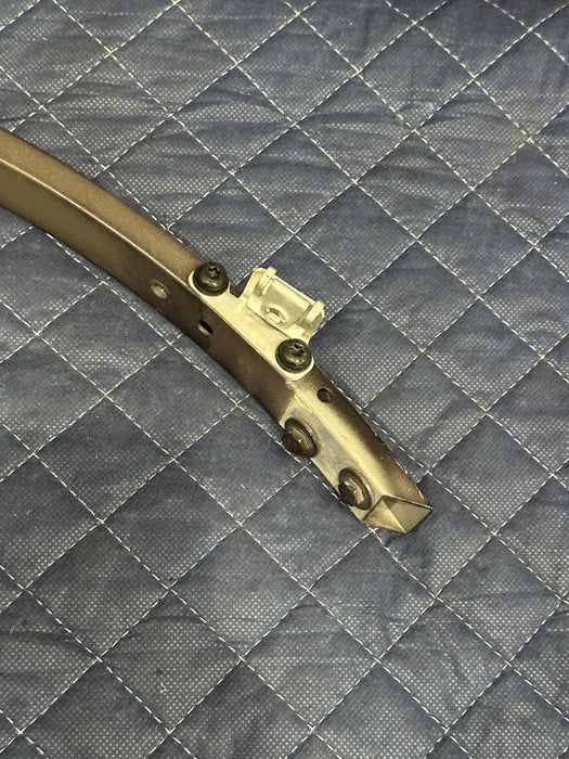 2014 AUDI R8 FRONT RIGHT FRAME RAIL BRACE FENDER MOUNT BRACKET 420 805 358 C