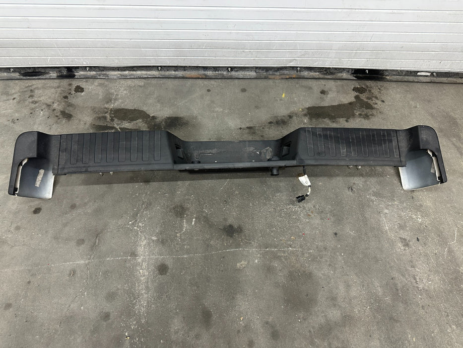 2017-2019 FORD F450 REAR BUMPER OEM TRI COAT WHITE (UG) *WEAR/RUST*
