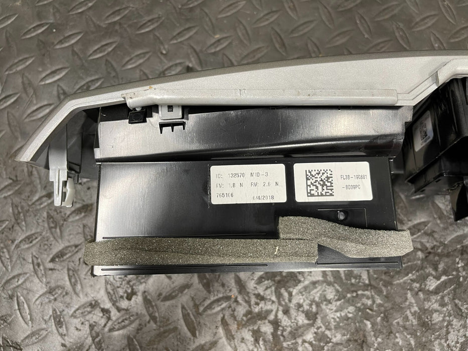 2017-2019 FORD F250 F350 F450 KING RANCH CENTER RIGHT DASH AIR VENT TRIM OEM