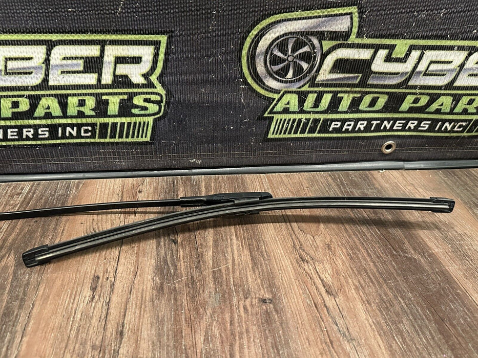 2020 BMW M4 F82 FRONT LEFT RIGHT WINDSHELD WIPER ARMS PAIR OEM