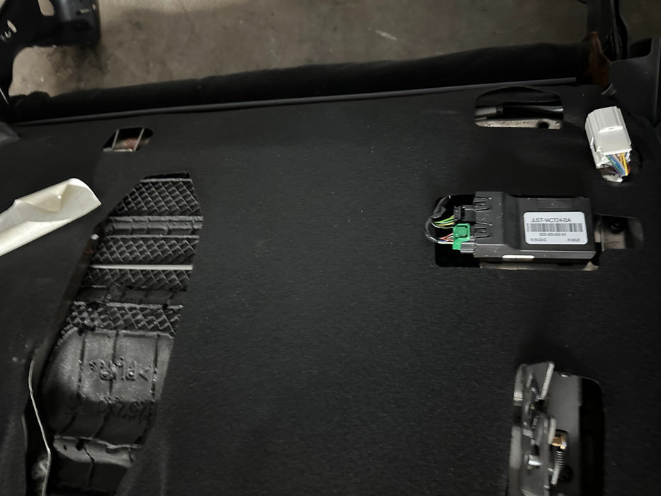 2017 2018 2019 FORD F250 F350 F450 PLATINUM REAR LEFT CENTER SEAT OEM ~DAMAGE~