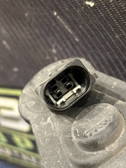 2018 AUDI R8 REAR RIGHT EMERGENCY PARKING BRAKE CALIPER OEM 4S0 615 404 D