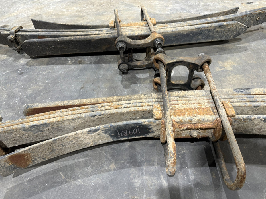 2017 FORD F350 REAR LEFT RIGHT LEAF SPRINGS  OEM HC3C5A975NH HC3C 5A975